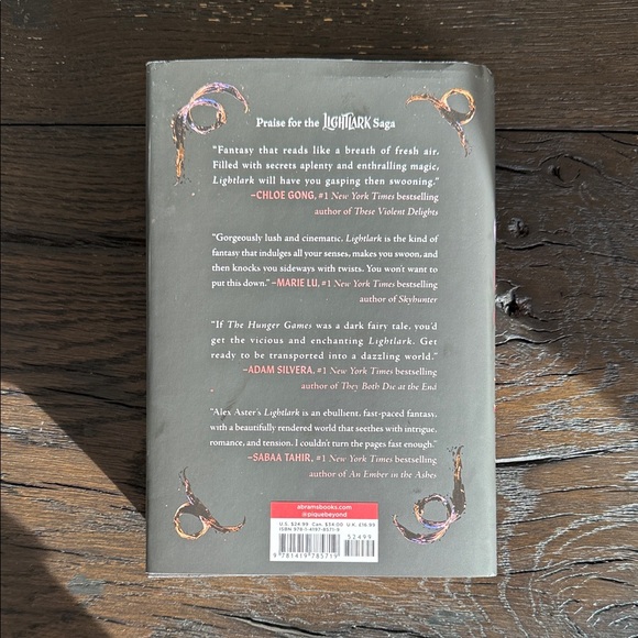 Crowntide by Alex Aster (lightlark series) - Picture 3 of 6